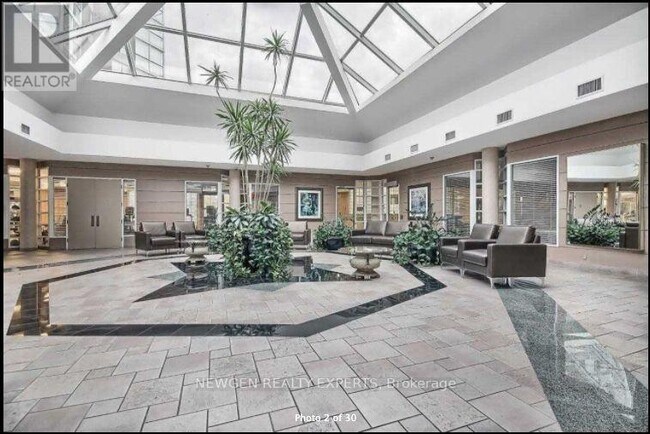 5 Concorde Pl in Toronto, ON - Building Photo - Building Photo