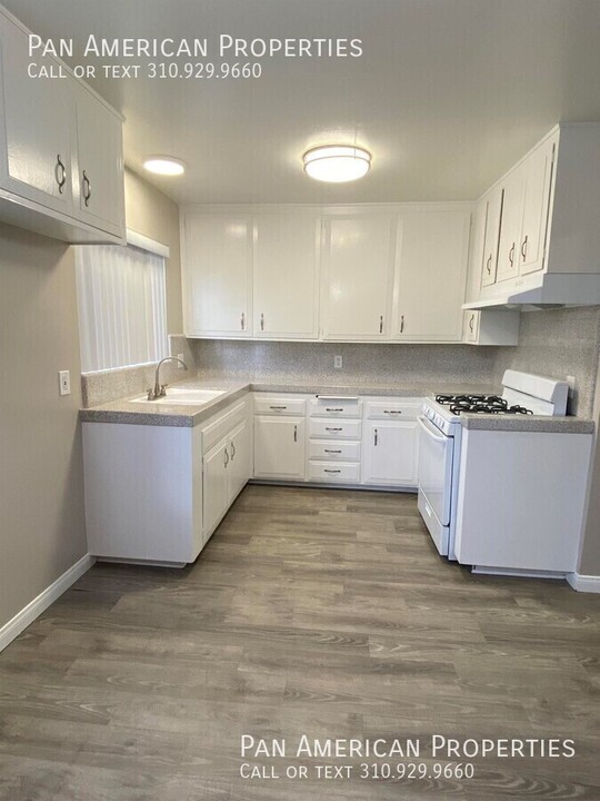 812 N Azusa Ave in West Covina, CA - Building Photo