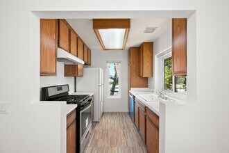 8355 Capricorn Way in San Diego, CA - Building Photo - Building Photo