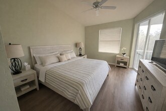 14040 Eagle Ridge Lakes Dr in Ft. Myers, FL - Foto de edificio - Building Photo