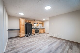 3149 Raspberry Rd in Anchorage, AK - Building Photo - Building Photo