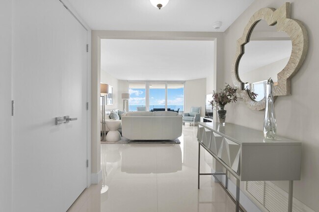 500 S Ocean Blvd in Boca Raton, FL - Building Photo - Building Photo