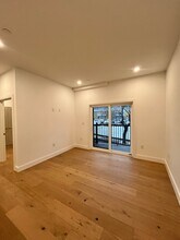 10 Rockland St, Unit 2T in Boston, MA - Building Photo - Building Photo