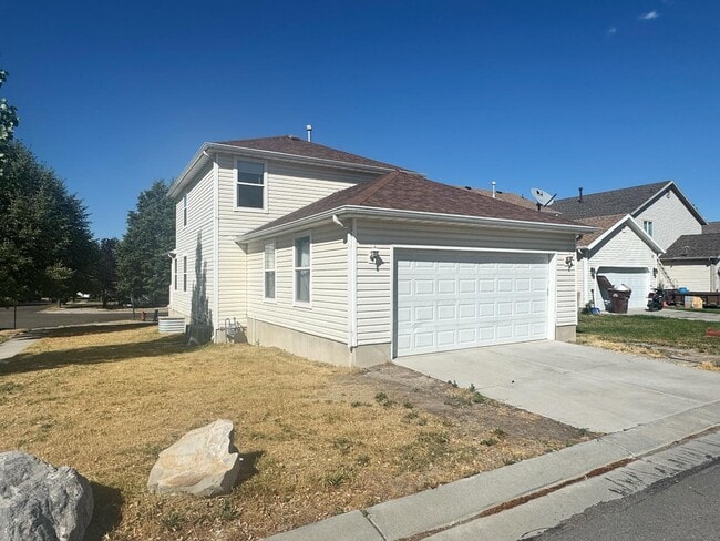 3952 Dodge St in Eagle Mountain, UT - Building Photo - Building Photo