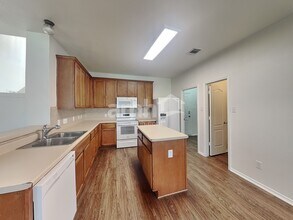 109 Castle Dr in Hutto, TX - Building Photo - Building Photo