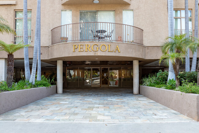 Pergola in Santa Monica, CA - Building Photo - Building Photo