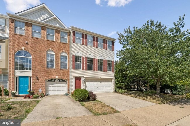 13300 Covered Wagon Ln in Herndon, VA - Building Photo - Building Photo