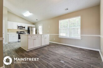 10545 Day Lily Dr in Hampton, GA - Building Photo - Building Photo