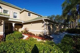 3505 Laurelgreens Ln S in Naples, FL - Building Photo