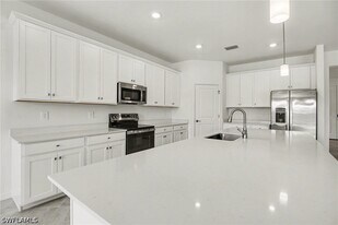 18850 River Burst Ct in North Fort Myers, FL - Building Photo