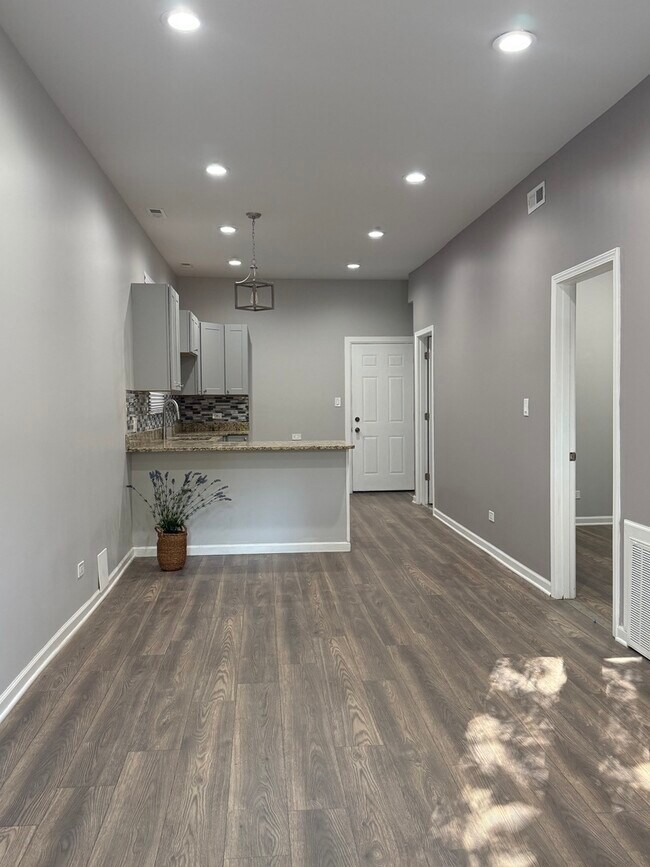 2812 S Trumbull Ave in Chicago, IL - Building Photo - Building Photo