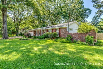 1431 Brecon Dr in Jackson, MS - Building Photo - Building Photo