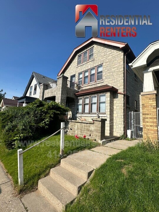 4048 N 7th St in Milwaukee, WI - Building Photo