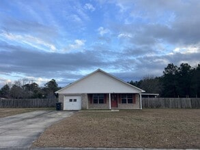 145 Caleb White Blvd in Hinesville, GA - Building Photo - Building Photo