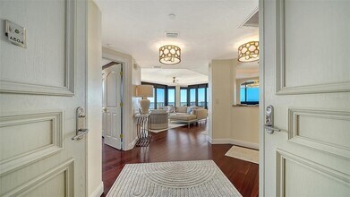 575 Sanctuary Dr in Longboat Key, FL - Building Photo - Building Photo