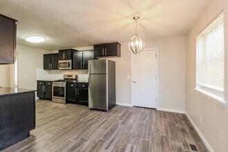 8716 Tracy Dr in Oklahoma City, OK - Building Photo - Building Photo