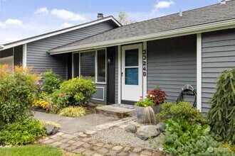 33240 37th Pl SW in Federal Way, WA - Building Photo - Building Photo