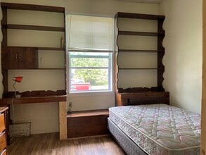 166 Kendall Ave, Unit 1 in Ithaca, NY - Building Photo - Building Photo
