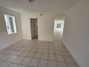3940 NW 76th Terrace in Hollywood, FL - Building Photo - Building Photo