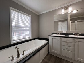 211 Hickory Ct in Browns Summit, NC - Building Photo - Building Photo