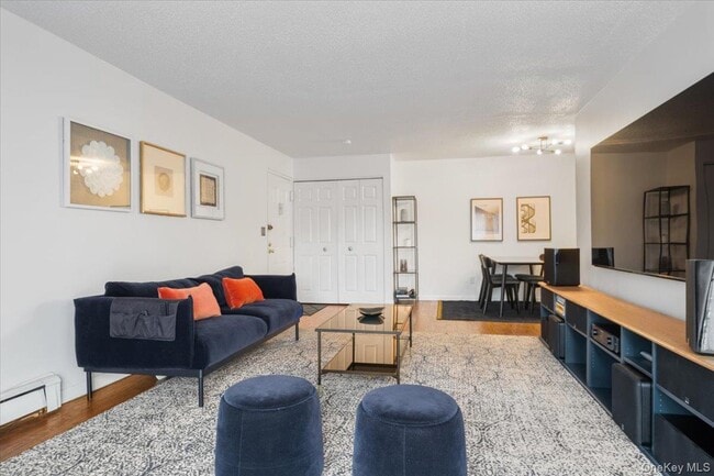 555 Central Park Ave in Scarsdale, NY - Building Photo - Building Photo