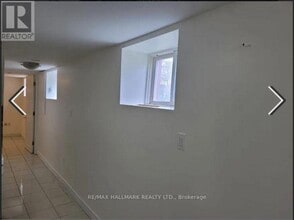 702 Bathurst St in Toronto, ON - Building Photo - Building Photo