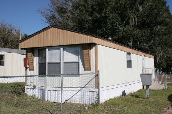 1125 Monroe Rd in Winter Haven, FL - Foto de edificio - Building Photo