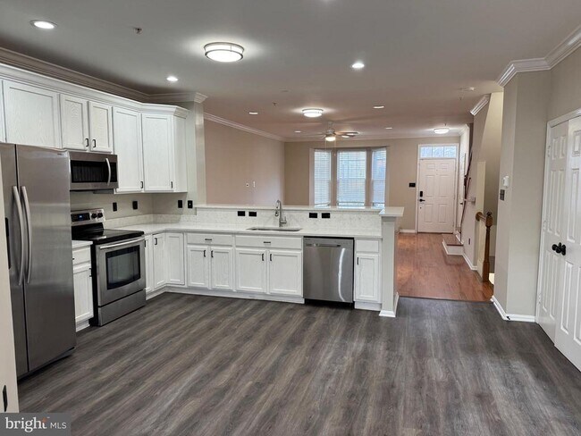 6132 White Marble Ct in Columbia, MD - Building Photo - Building Photo