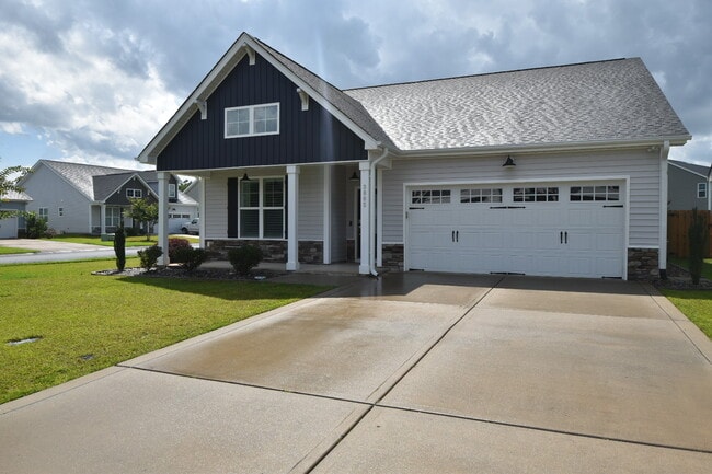 3005 Primrose Ln in Castle Hayne, NC - Building Photo - Building Photo