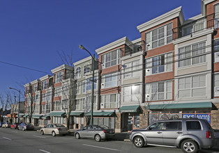 MOUNTAINVIEW PLACE in Vancouver, BC - Building Photo - Building Photo