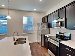 2764 Sunrise Ct in Tavares, FL - Building Photo - Building Photo