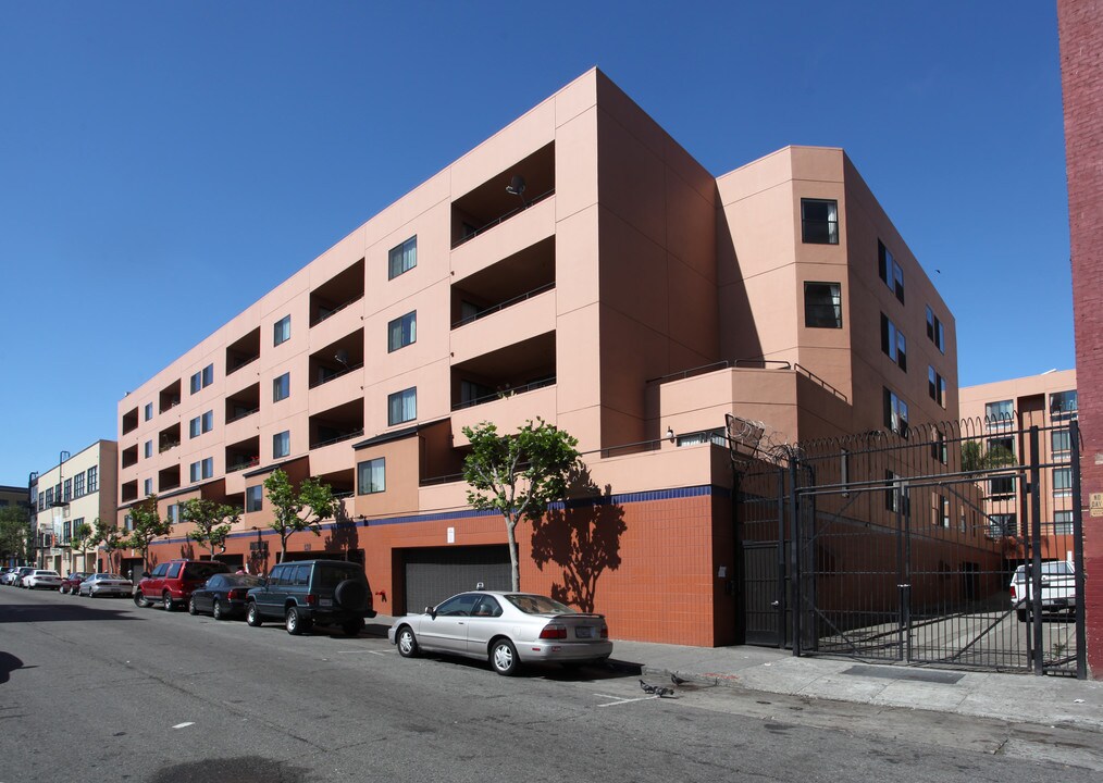 Mission Plaza Apartments in San Francisco, CA - Building Photo