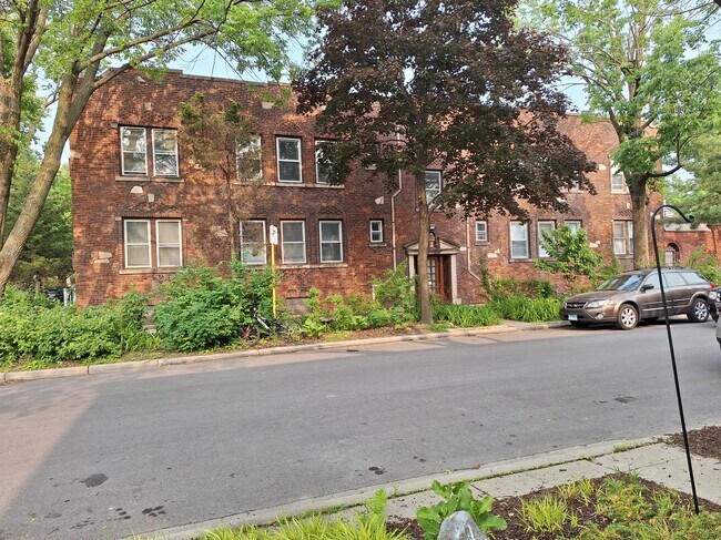 4215 N Campbell Ave, Unit 1 south in Chicago, IL - Building Photo - Building Photo