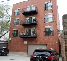5642 N Broadway St in Chicago, IL - Building Photo