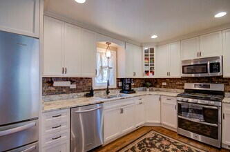 501 Lincoln Ave in Downers Grove, IL - Building Photo - Building Photo