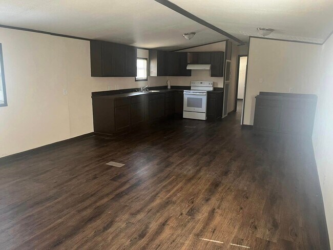 7423 Hwy 11 in Lumberton, MS - Building Photo - Building Photo