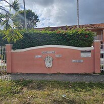 5850 W 18th Ln in Hialeah, FL - Building Photo