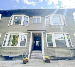 Jenott Apartments in Seattle, WA - Building Photo - Building Photo