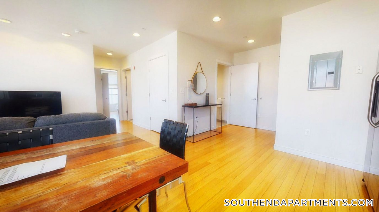 601 Albany St in Boston, MA - Building Photo