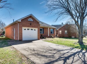 109 Dogwood Pl in Hendersonville, TN - Building Photo - Building Photo