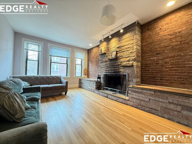 33 Saint Paul St, Unit 1 in Brookline, MA - Foto de edificio - Building Photo