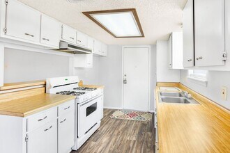 15707 Baytree Dr in Houston, TX - Building Photo - Building Photo