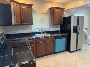 28581 Brentwood St in Southfield, MI - Building Photo - Building Photo