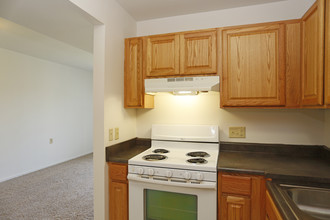 Summertree Rental Residences in Normal, IL - Building Photo - Interior Photo