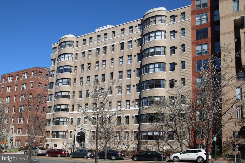 2515 K St NW in Washington, DC - Building Photo