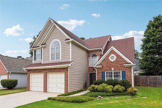 1160 Primrose Dr in Roswell, GA - Foto de edificio - Building Photo