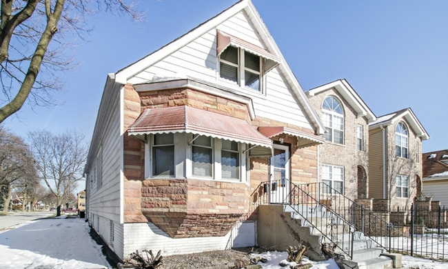 property at 8601 S Kingston Ave