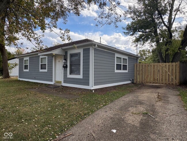 8231 E 50th St in Indianapolis, IN - Building Photo - Building Photo