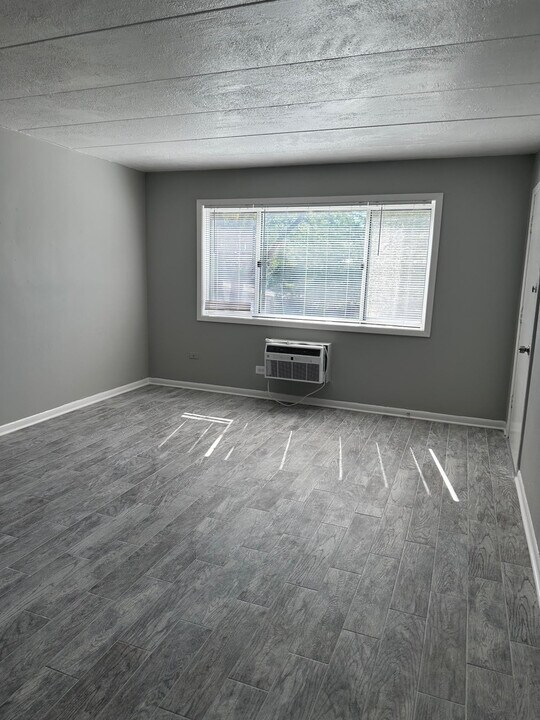 1404 Carol St, Unit TWO BEDS in Park Ridge, IL - Foto de edificio