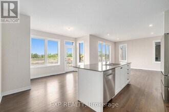 186 Conservancy Dr in Ottawa, ON - Building Photo - Building Photo